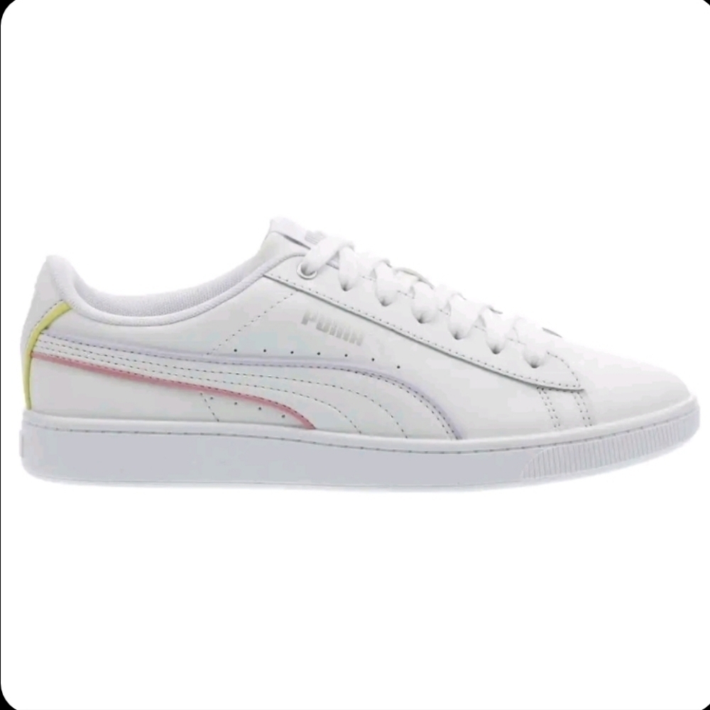 PUMA Women's Vikky V2 Sneaker